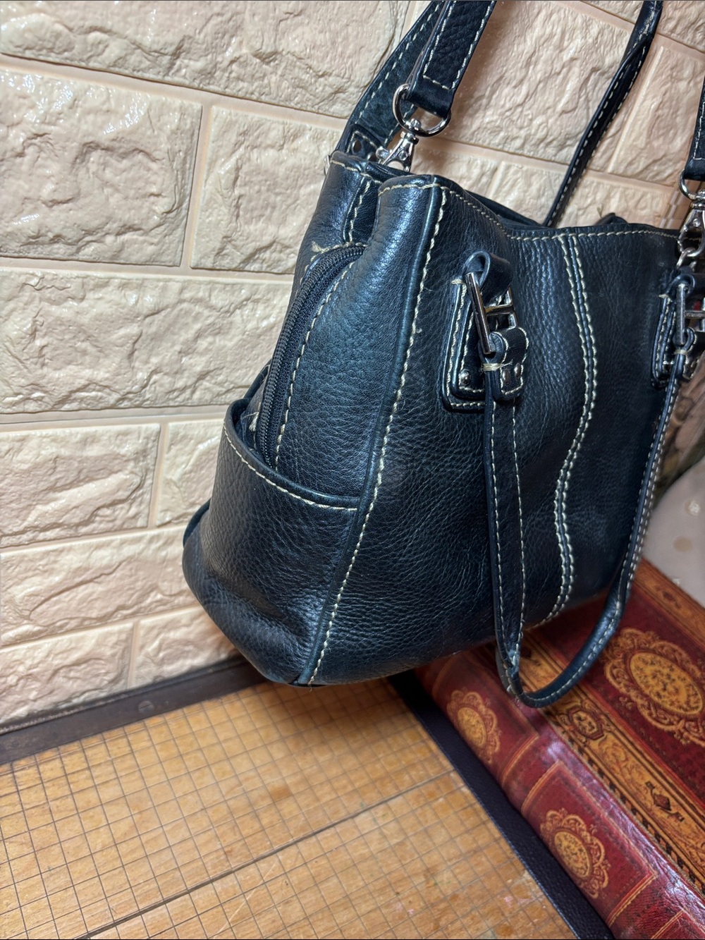 Fossil Leather Bag Bright Black Pebbled Satchel w Silver w Shoulder Strap - Picture 6 of 17